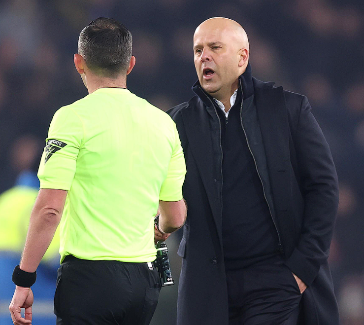 利物浦伤病潮来袭：斯洛特面临严峻挑战